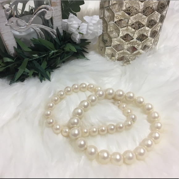 Jewelry - 2 Pearl Bracelets